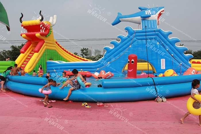 stile gonfiabile del drago e dello squalo del parco di divertimenti dell'acqua dei bambini del PVC di 0.9mm fornitore