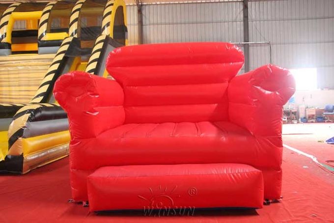 Tela cerata resistente di modello gonfiabile del PVC dell'acqua del sofà rosso fatta